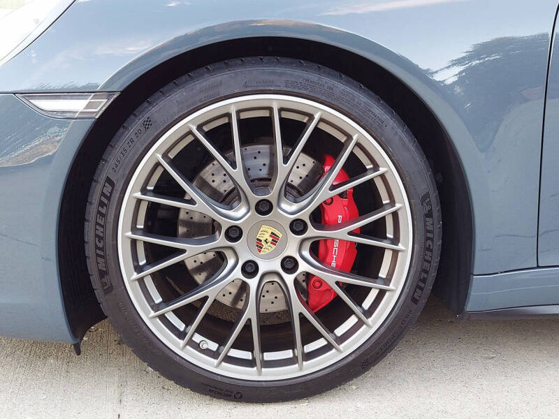 2017 Porsche 911 Carrera 4S