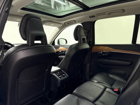 2021 Volvo XC90 T5 Momentum