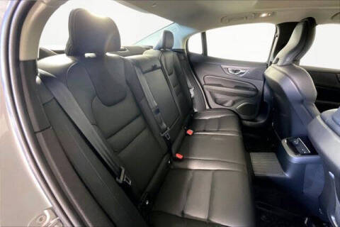 2024 Volvo S60 Recharge T8 Ultimate Dark Theme