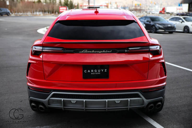 2020 Lamborghini Urus
