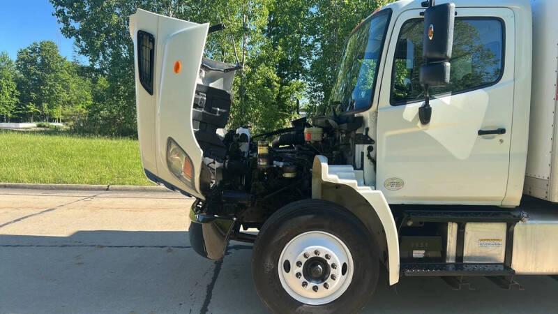 2015 Hino 268