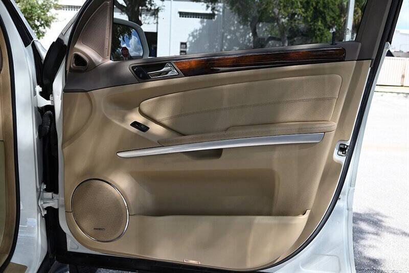 2009 Mercedes-Benz GL-Class 21