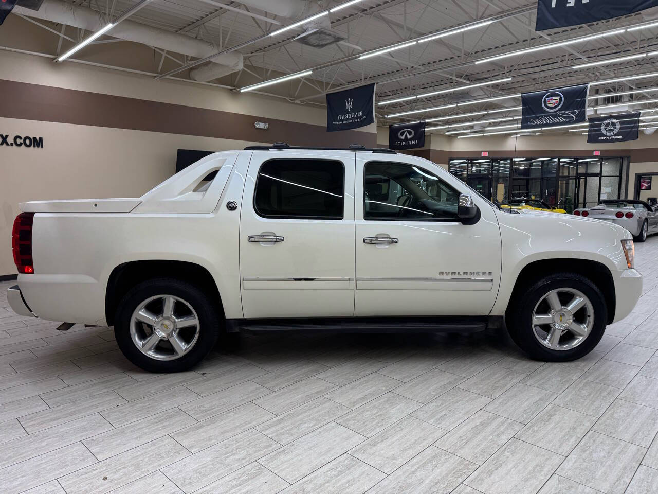 2013 Chevrolet Avalanche for sale at DFW Auto & Services Inc in Fort Worth, TX