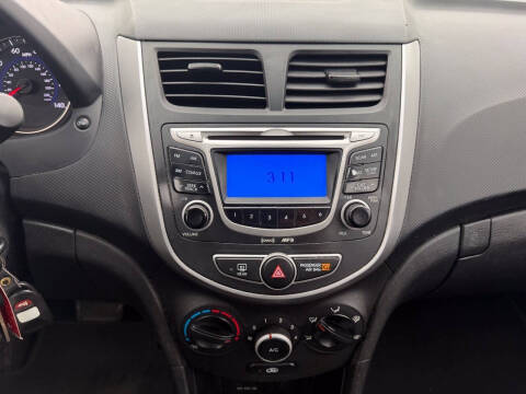 2012 Hyundai Accent GS