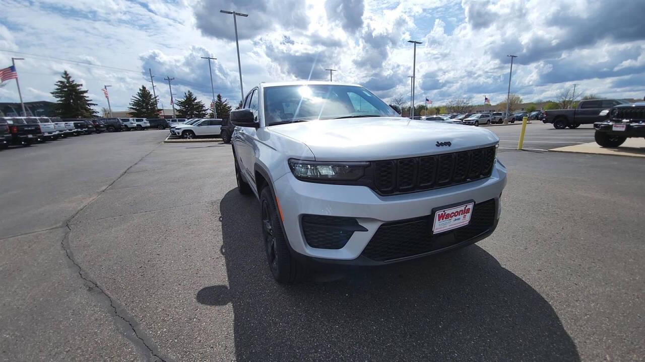 2024 Jeep Grand Cherokee for sale at Victoria Auto Sales in Victoria, MN