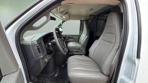 2025 Chevrolet Express 2500