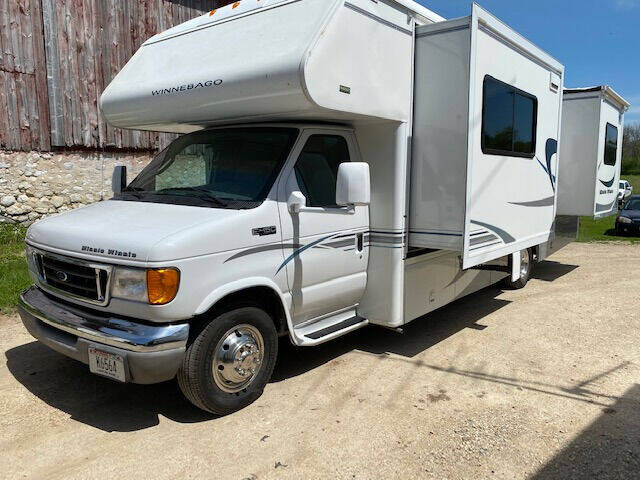 2004 Winnebago Minnie Winnie for sale at Dave's Auto & Truck in Campbellsport WI