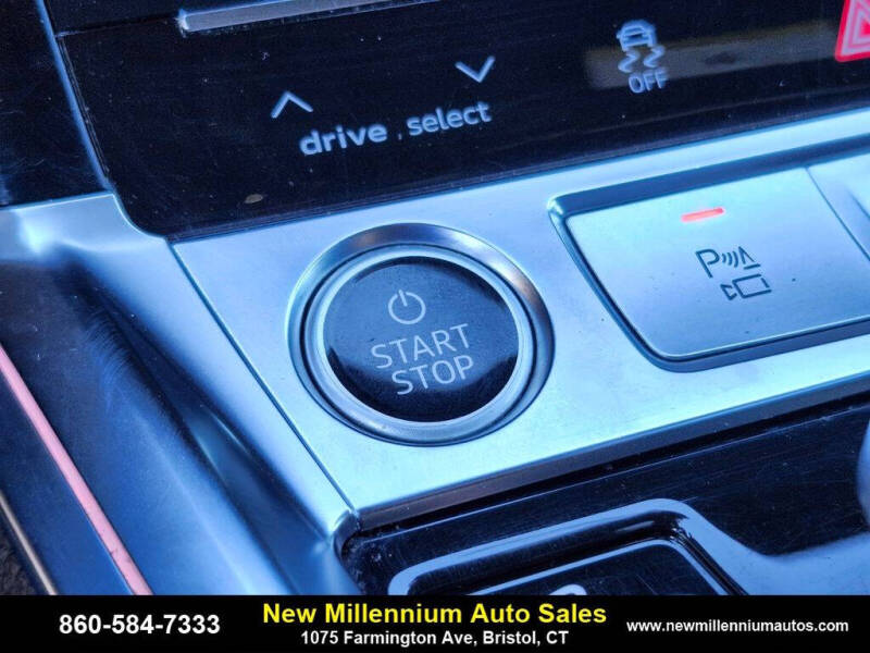 2024 Audi Q8 Sportback e-tron quattro Prestige S line