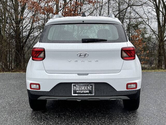 2022 Hyundai Venue SEL