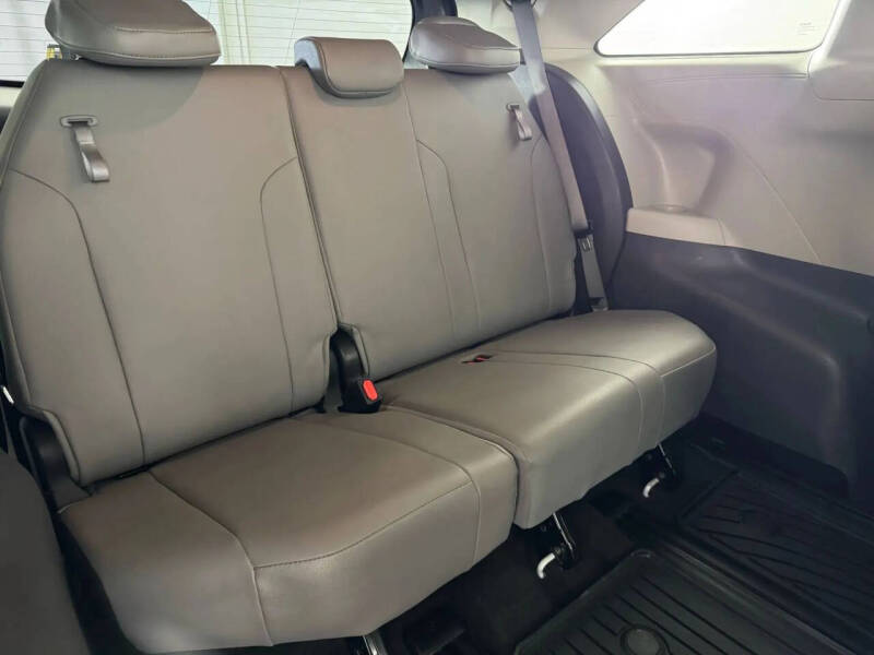 2021 Toyota Sienna XLE 7-Passenger