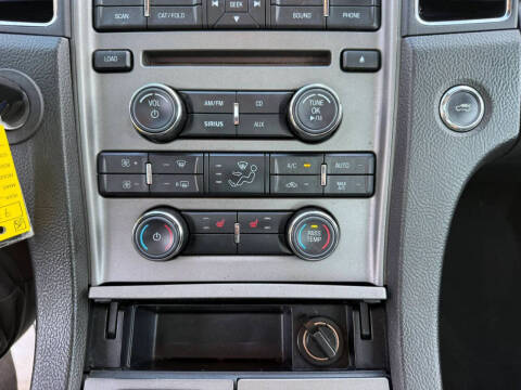 2011 Ford Taurus SEL