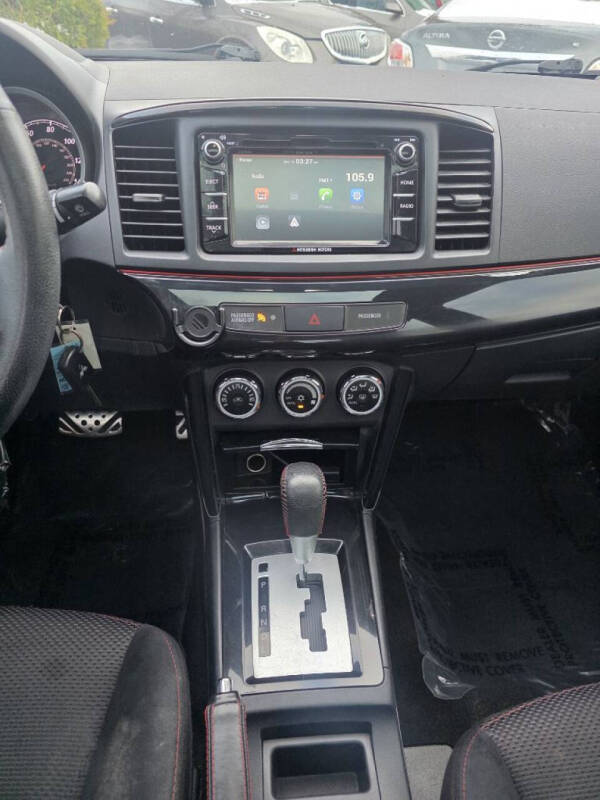 2017 Mitsubishi Lancer ES