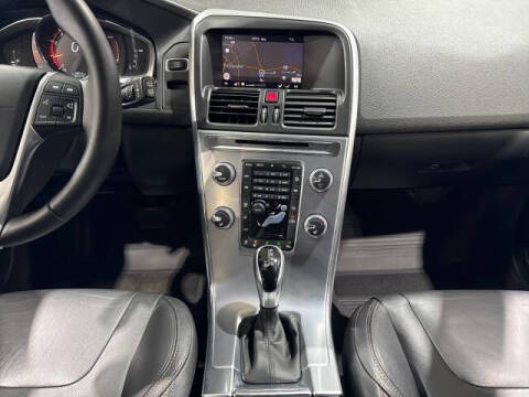 2017 Volvo XC60 T6 Dynamic