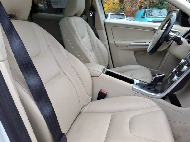 2015 Volvo XC60 T6 Platinum