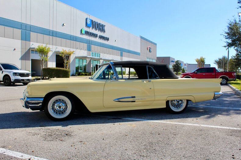 1959 Ford Thunderbird