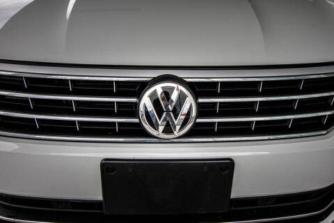 2017 Volkswagen Passat 1.8T SEL Premium