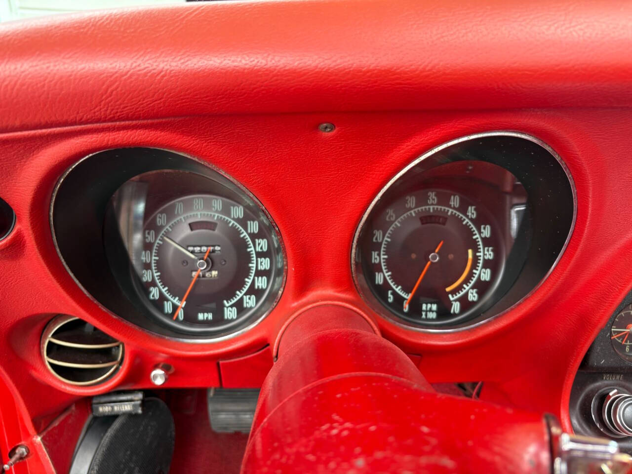 1969 Chevrolet Corvette 34