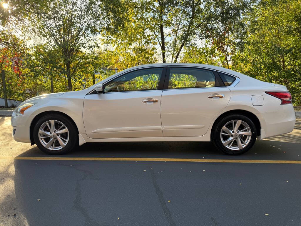 2015 Nissan Altima for sale at Deals & Trades in Aurora, IL