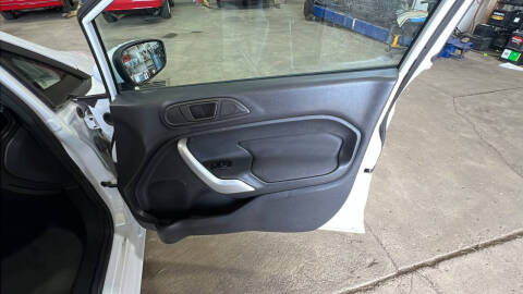 2013 Ford Fiesta SE