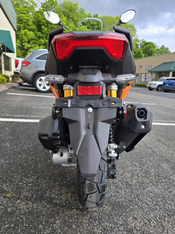 2026 Ice Bear Asend SHDW 200cc Scooter