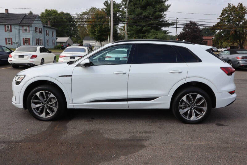 2021 Audi e-tron quattro Premium Plus