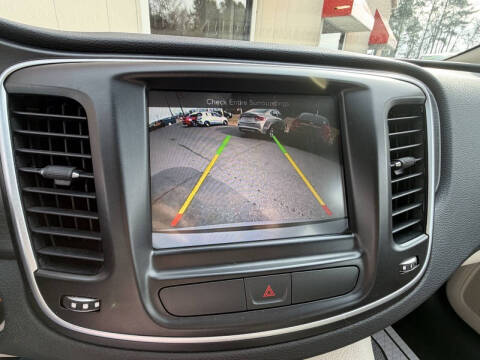 2017 Chrysler 200 Limited