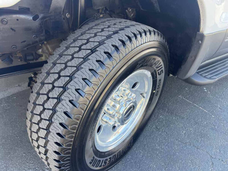 2005 Ford Excursion XLT