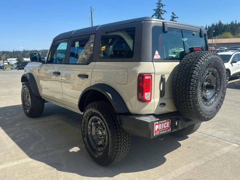 2025 Ford Bronco 4-Door Base - Photo 3