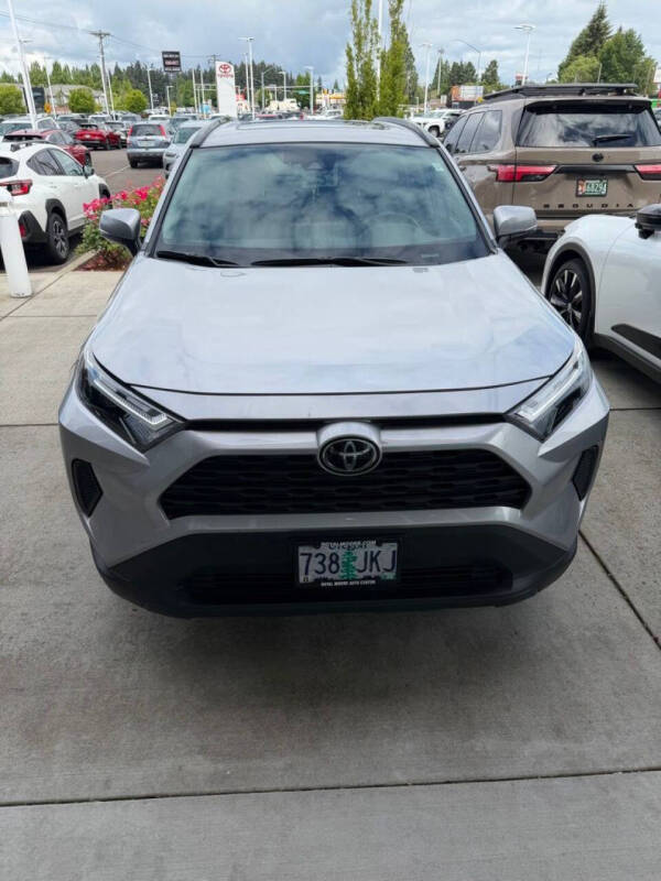 2024 Toyota RAV4 XLE AWD's photo