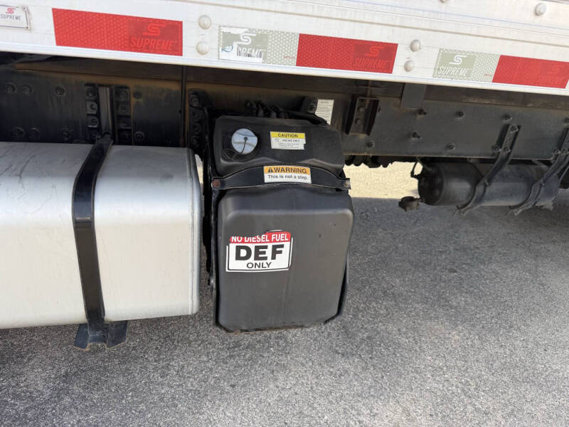 2018 Freightliner M2 106
