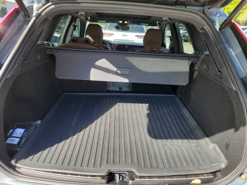 2024 Volvo XC60 B5 Plus Dark Theme