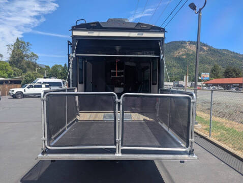 2017 Winnebago Spyder 28SC / 34ft