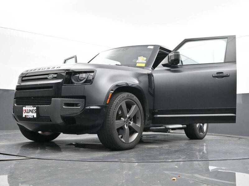 2023 Land Rover Defender 90 V8