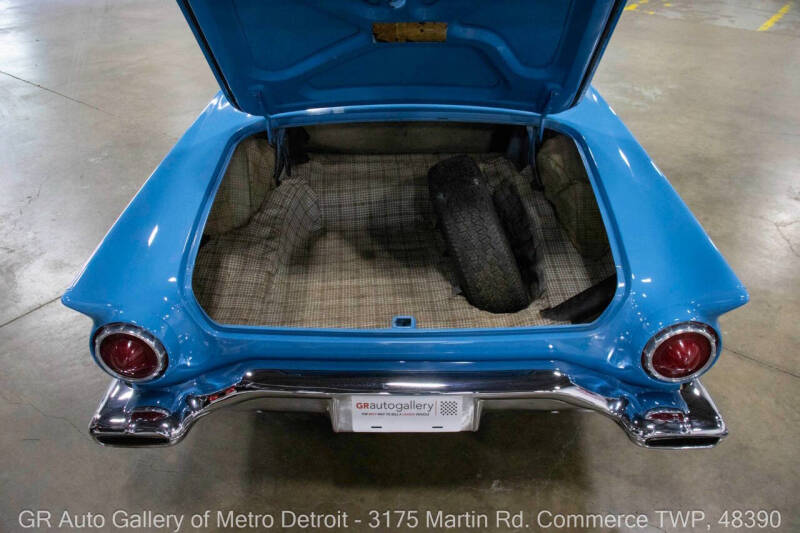 1957 Ford Thunderbird