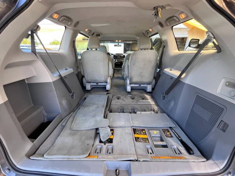 2012 Toyota Sienna