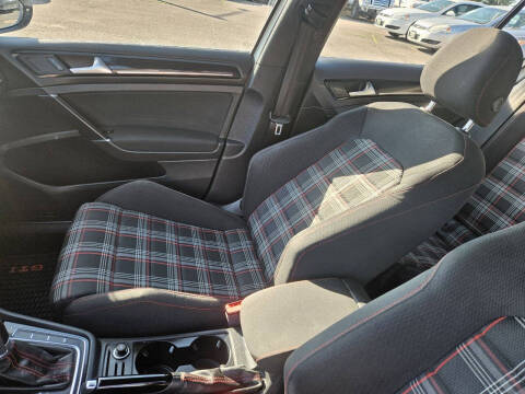 2017 Volkswagen Golf GTI S