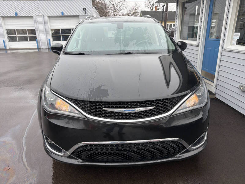 2017 Chrysler Pacifica Touring-L Plus