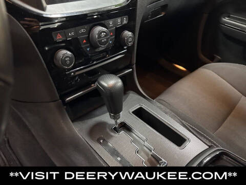 2014 Chrysler 300 SRT8 Core