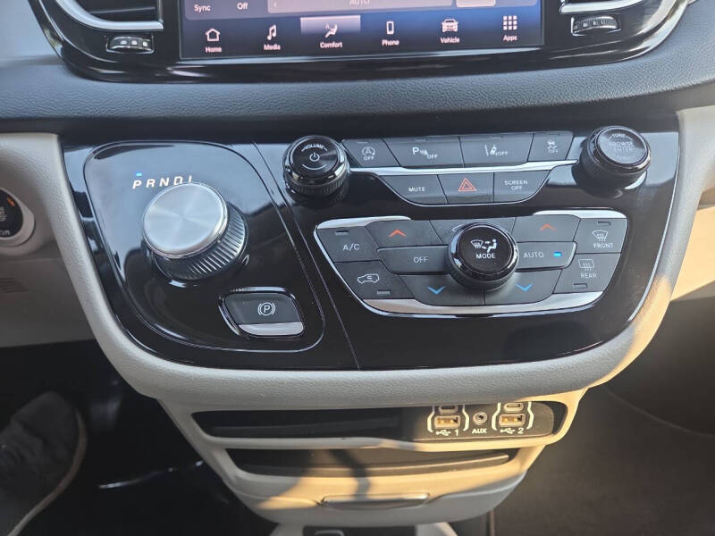 2023 Chrysler Pacifica Touring L