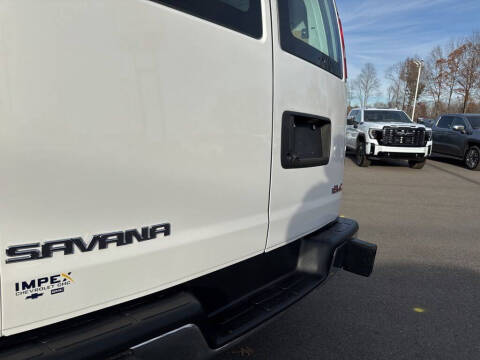2024 GMC Savana 2500