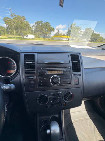 2012 Nissan Versa 1.8 SL