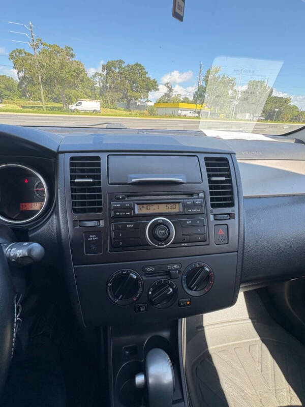 2012 Nissan Versa 1.8 SL