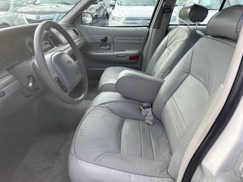 1999 Ford Crown Victoria LX