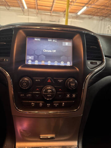 2019 Jeep Grand Cherokee Laredo