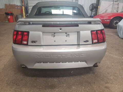 2003 Ford Mustang GT Deluxe