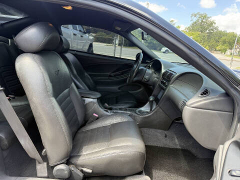 2004 Ford Mustang GT Deluxe