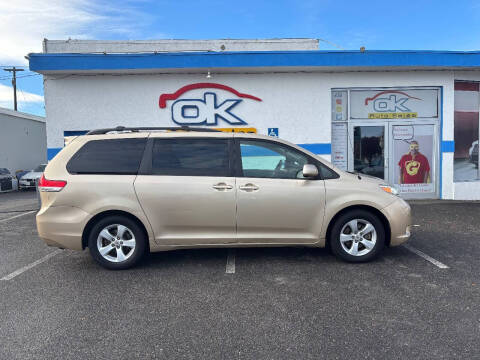 2011 Toyota Sienna LE 8-Passenger