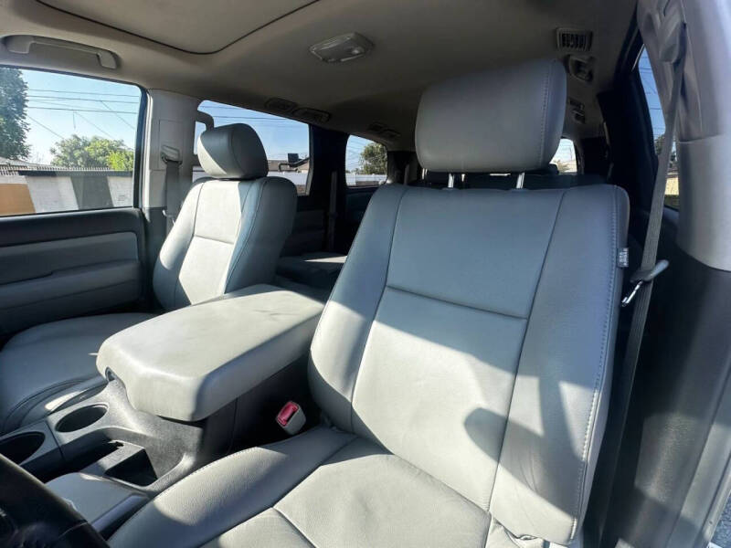 2012 Toyota Sequoia SR5