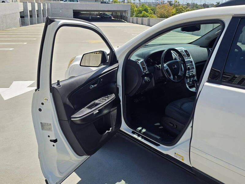 2011 GMC Acadia SLE