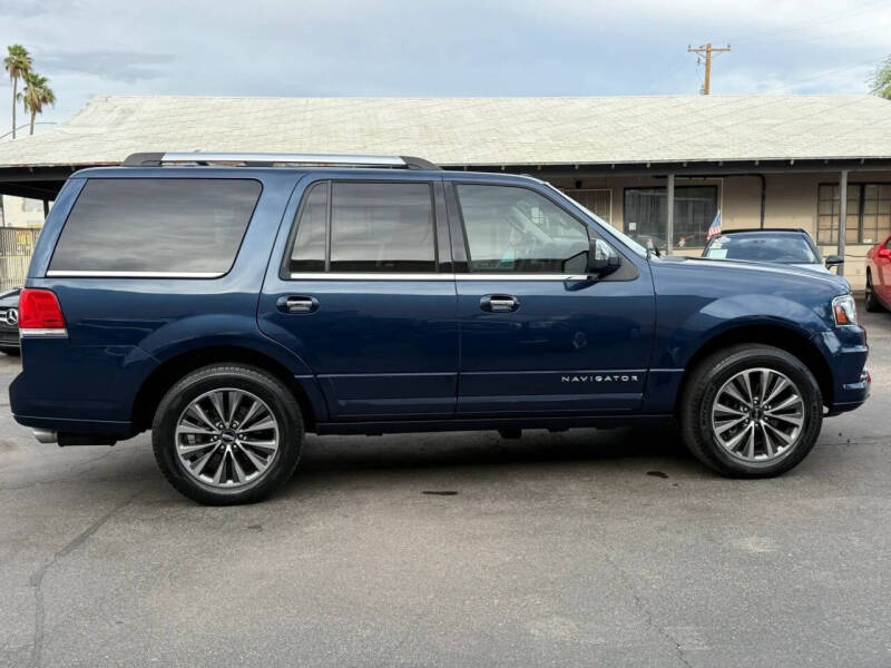 2017 Lincoln Navigator Select